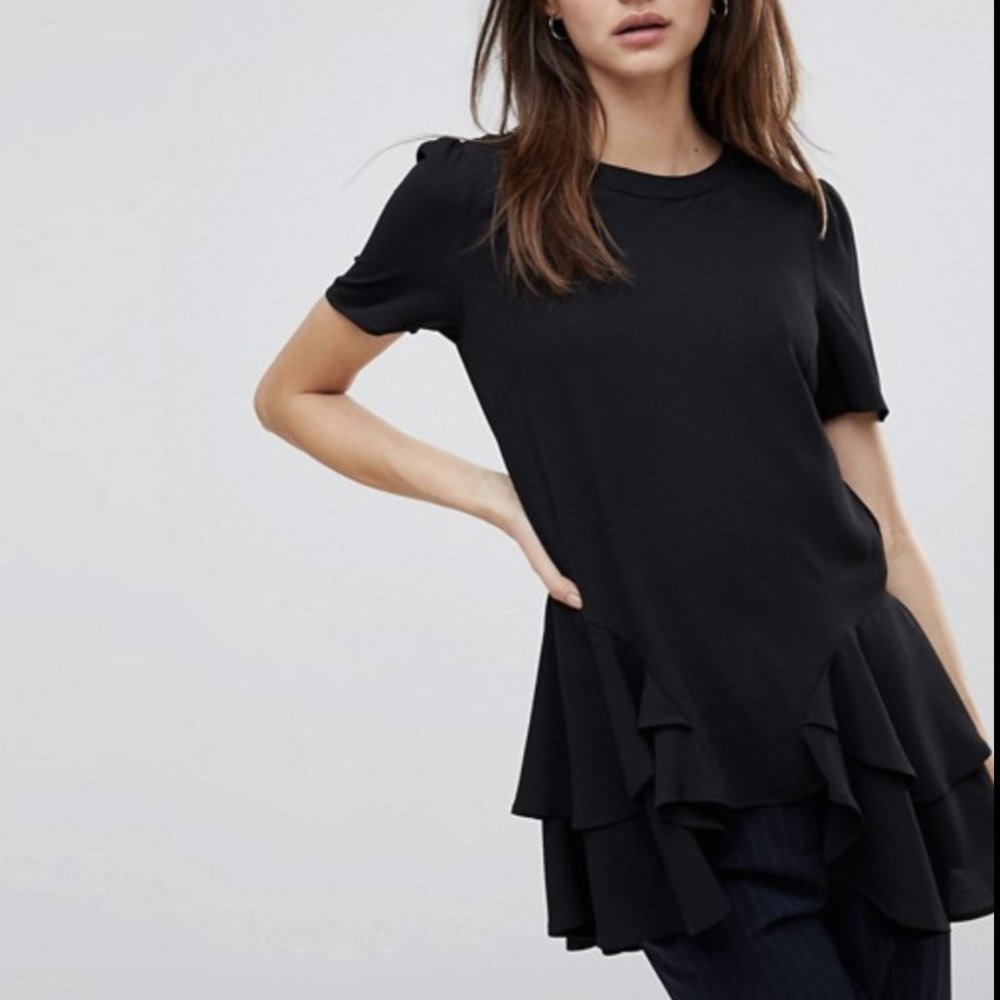 YAS Saisful Layered Top in Black Size Medium